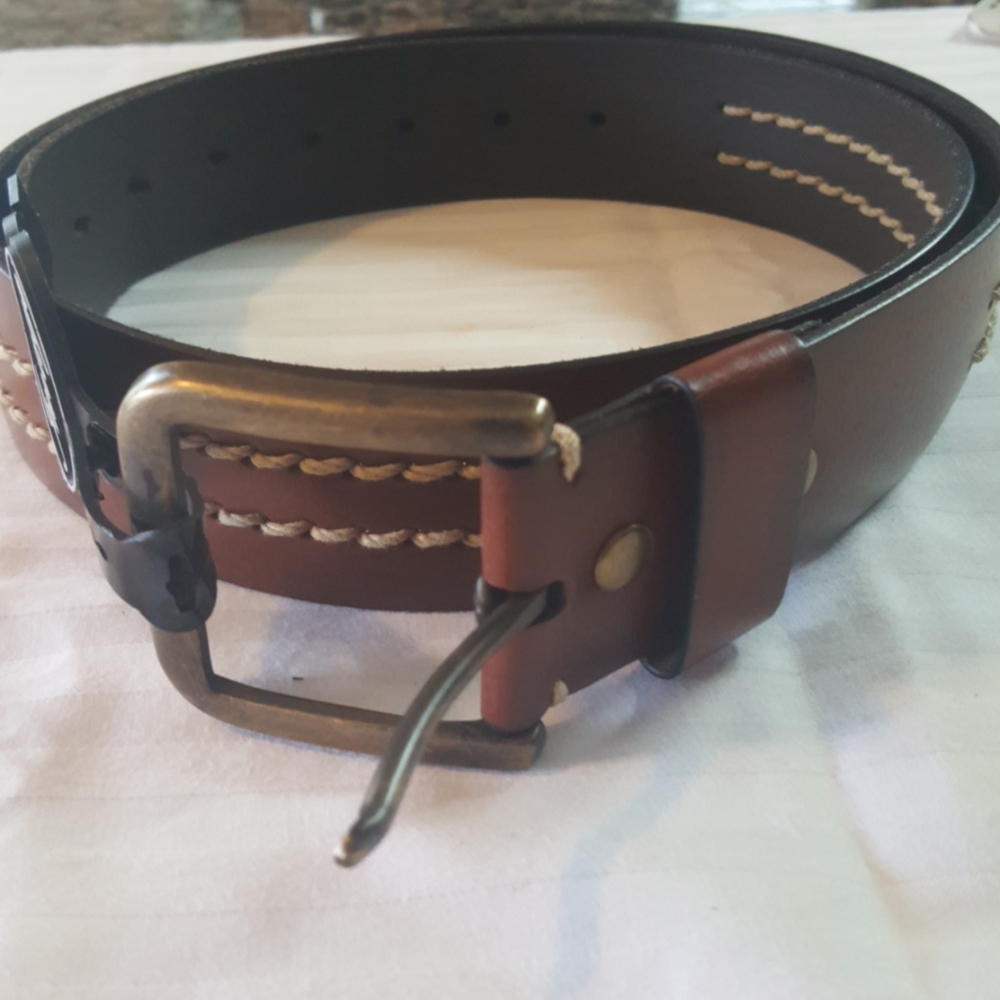 Men's size 38 brown new brass buckle w tan stitchi